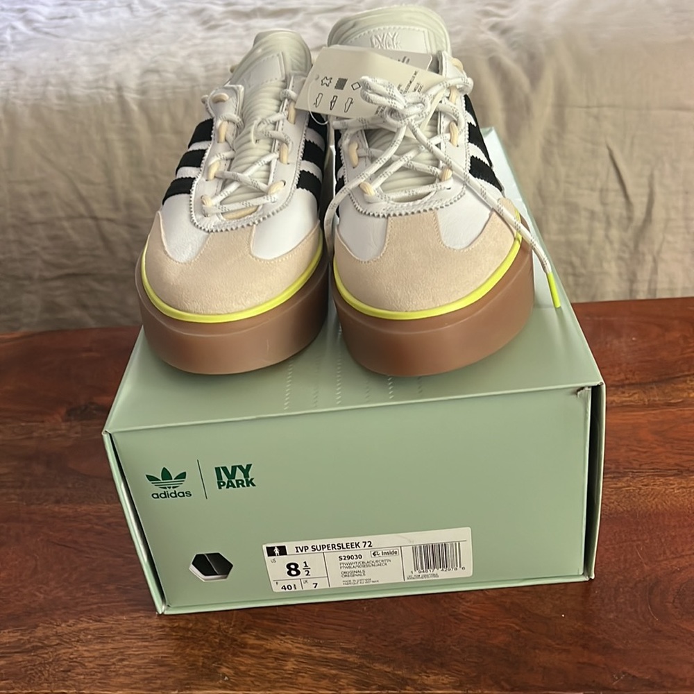 BRAND NEW Ivy Park x Adidas Supersleek 72